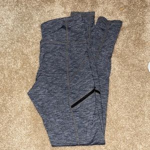 xs heather grey Athleta leggings / zipper pockets